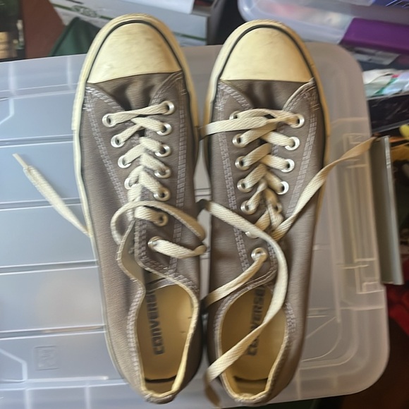 Converse - Picture 2 of 4